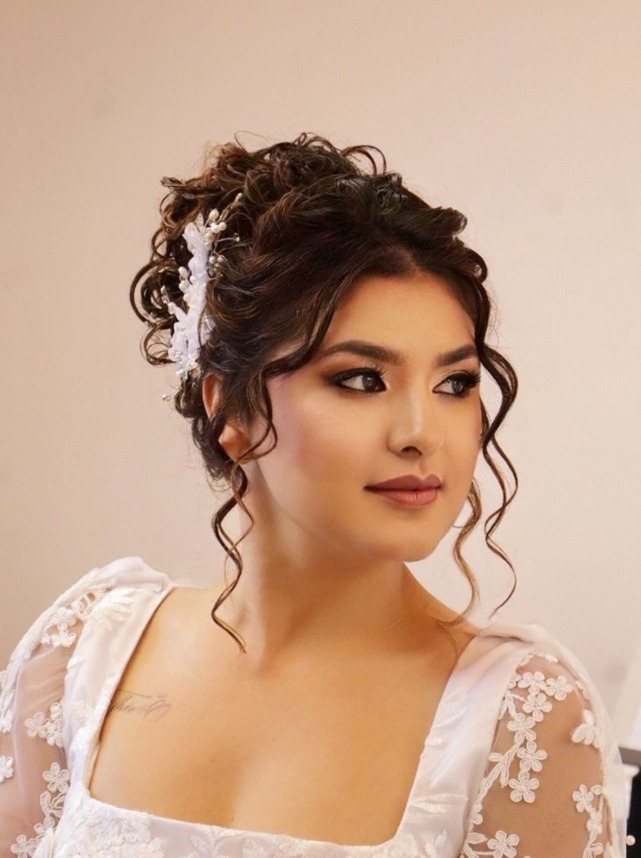 Penteado e maquiagem de noiva no Maison Complex
